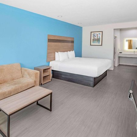 Baymont By Wyndham Freeport Texas Hotell Eksteriør bilde